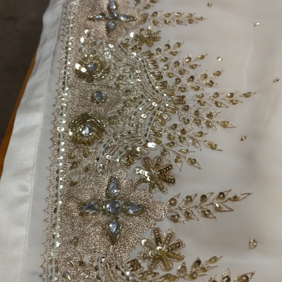 Scarf/Wrap/Shawl, Embellished, Raj Sunder - Picture 2 of 9